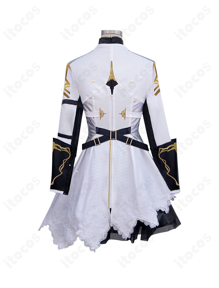 恋と深空 主人公 輝く旅路Ver. コスプレ衣装の背面全体。ベルト位置や装飾の配置など背面ディテールを示す画像