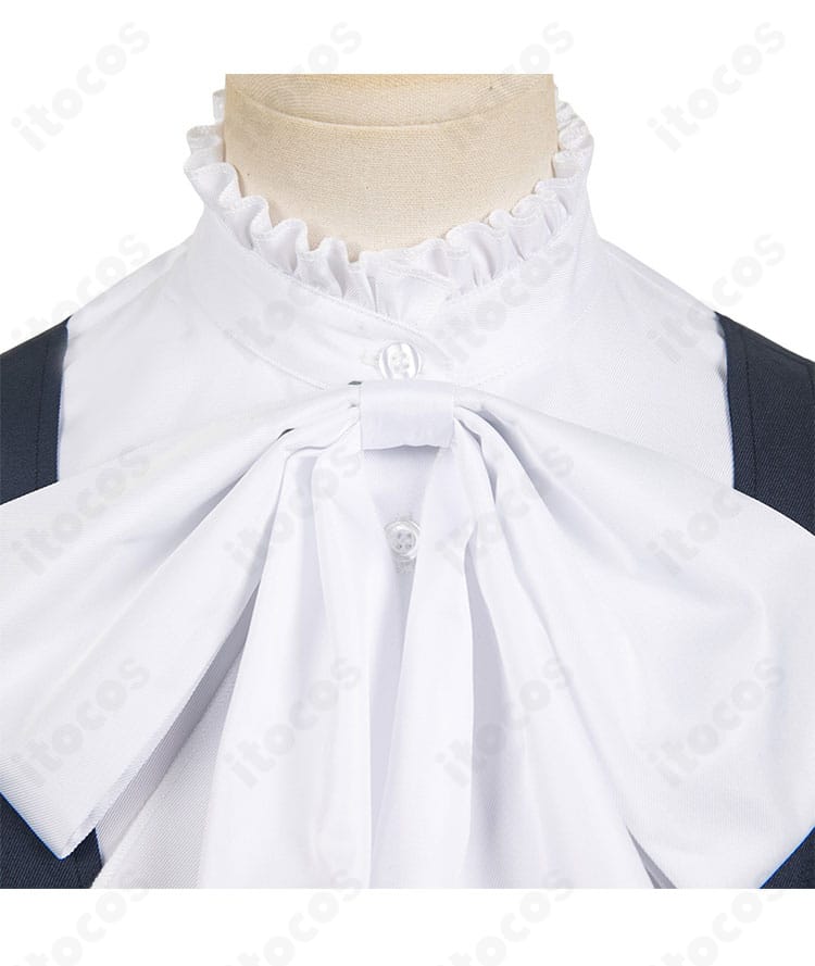 ヨル・フォージャー衣装の襟元ディテール。刺繍風装飾とスカーフの結び位置が映えるクローズアップ。