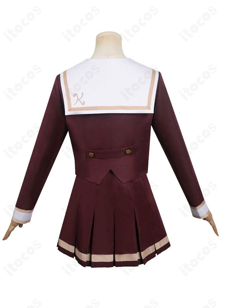 黄前久美子コスプレ 背面全身。背中のセーラーカラーと背面ライン配置、スカートのプリーツが確認できる。