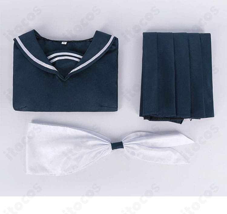 黒江真由 コスプレ衣装セット内容展示。トップス・スカート・スカーフの3点を平置きで構成が分かる画像