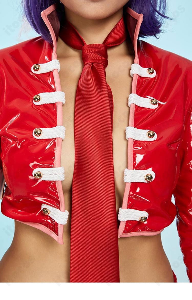 ベロ・ベティ軍服の胸元デザイン。切替ラインとネクタイ周りの再現ポイントを強調。