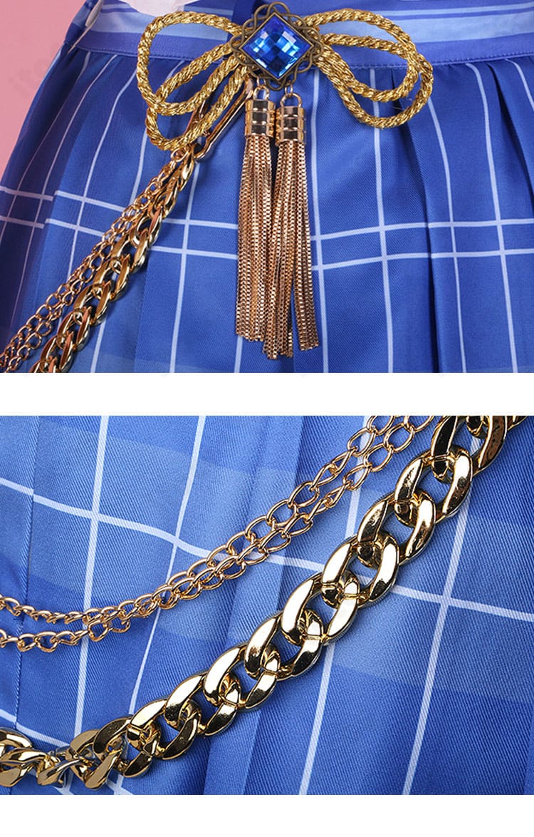 スカート部分の装飾アップ。ライン取りと意匠パターンが強調された撮影向けデザイン。