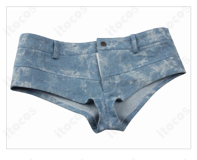 シドニー・オールム衣装のショートパンツ装飾。ベルトループやリベットなど実用的ディテール。