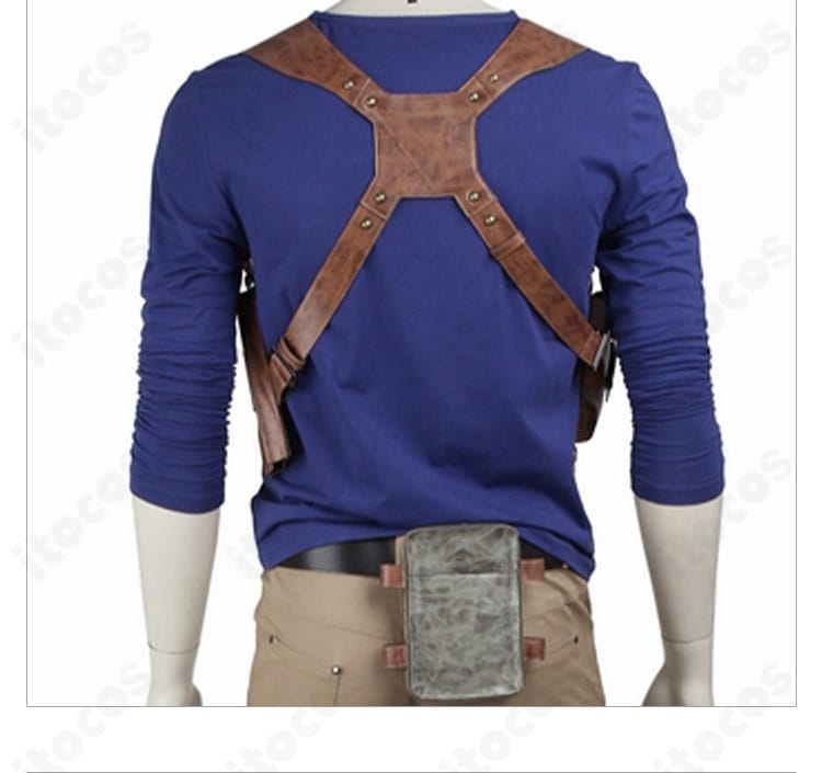 ベルトとポーチのディテール。装備位置の調整がしやすい実用的デザイン。