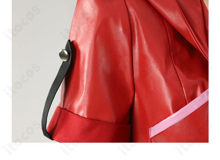 ハーレイ・クイン衣装の肩から袖の装飾クローズアップ。鮮やかなカラーリングと立体装飾の質感表現。