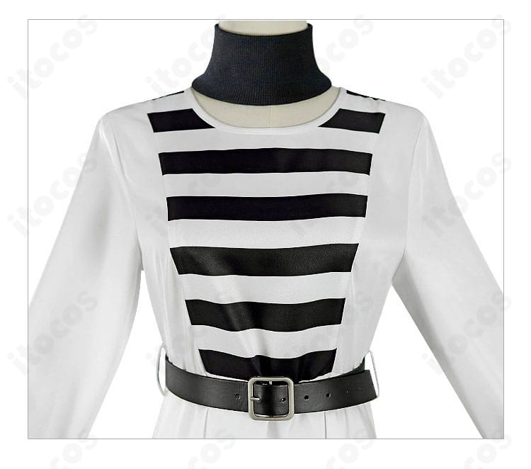 フリーレン 子供用コスプレ 内側の作りとフィット感。着心地に配慮した裏地と縫製構造。