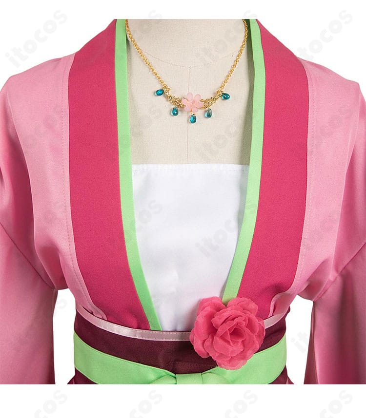 薬屋のひとりごと 猫猫 園遊会衣装の上衣ディテール。胸元の繊細な刺繍と装飾パーツの質感