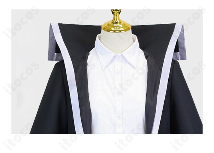 ノボリ コスプレ 襟元ディテール。襟周りの刺繍とステッチが整った仕上げ。