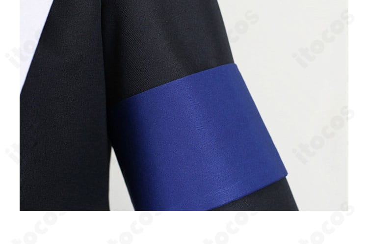 ノボリ コスプレ 肩部ディテール。肩の切り替えと装飾で直線的なシルエットを強調。