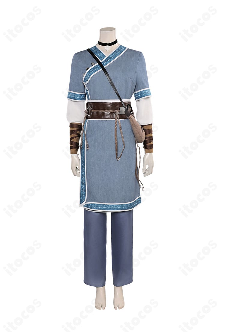 カタラのコスプレ衣装 正面全身。青基調のトップスとズボン、コルセットベルトで水の一族の装束を高再現。
