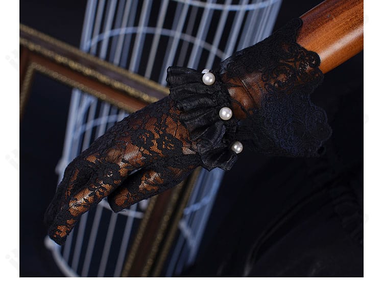 ハーメル衣装の手袋ディテール。上品な素材感と縁取りの仕上げを強調したクローズアップ。