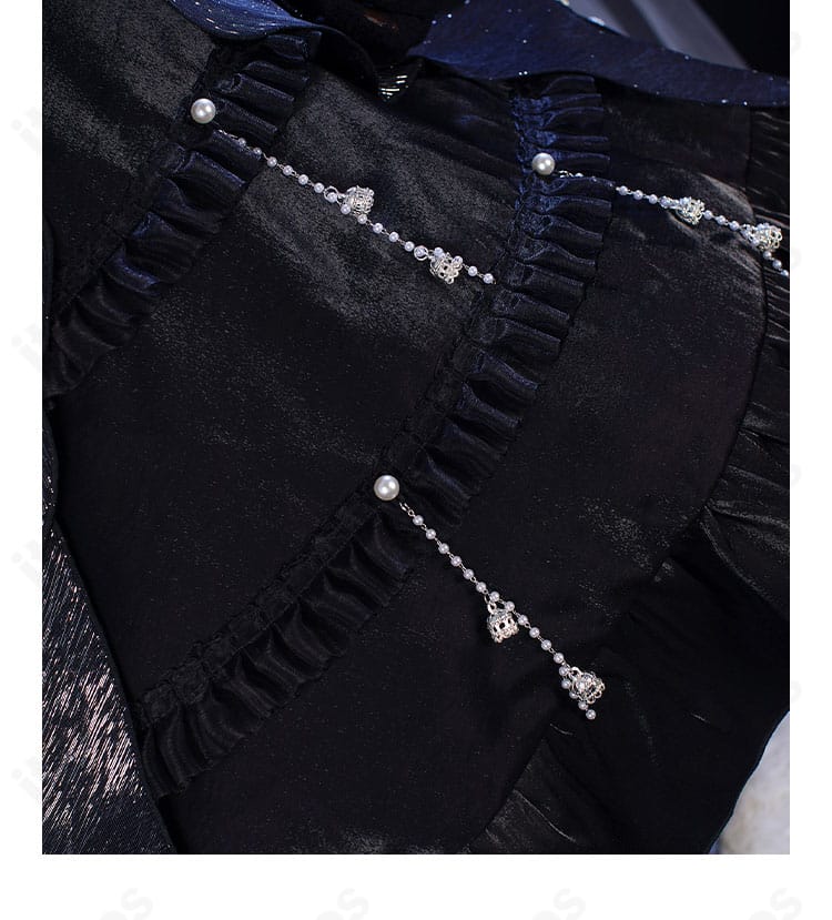 ハーメル衣装スカート部分の装飾。切り替えやタック、装飾パネルの質感が分かる画像。