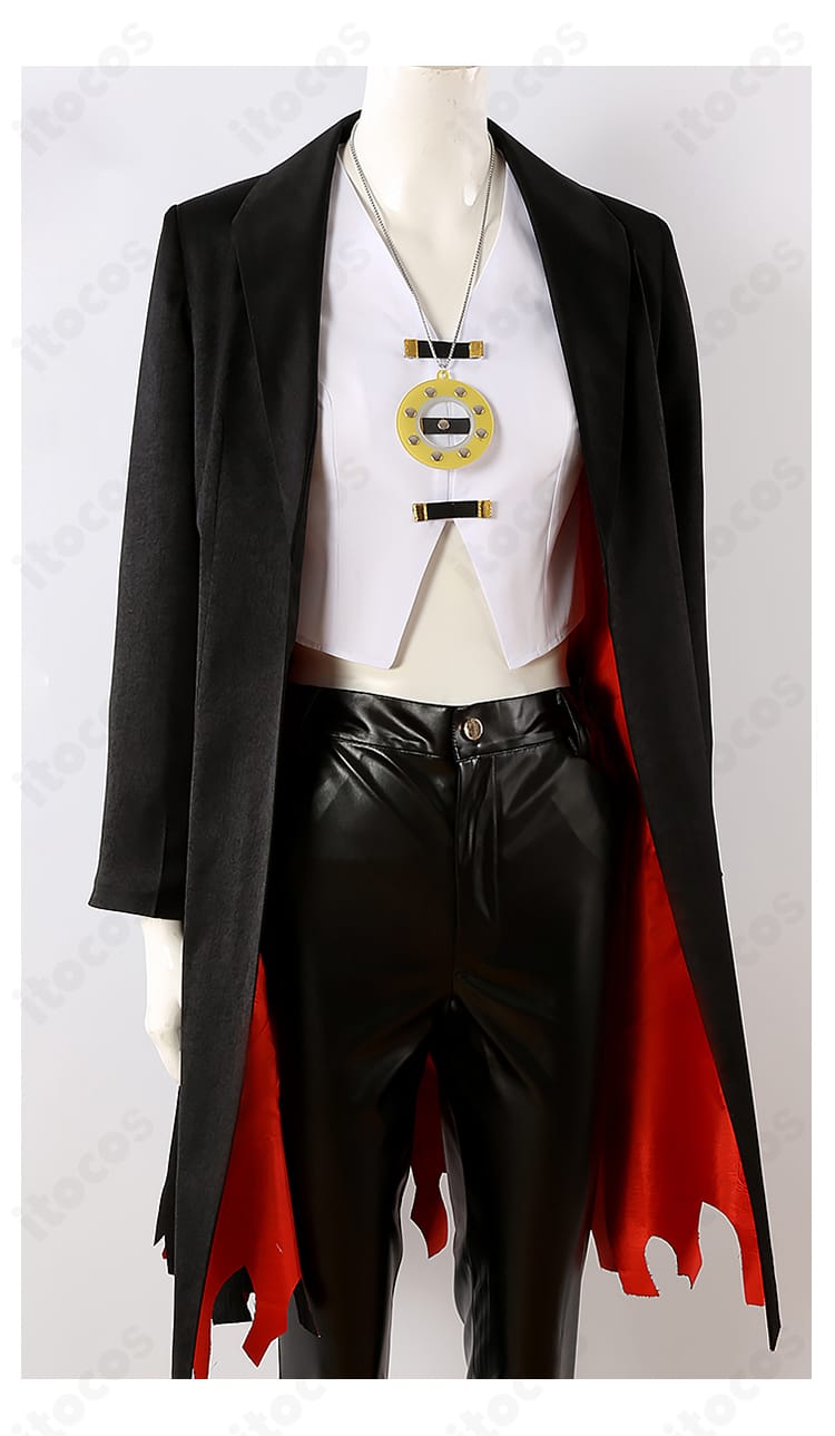 FGO テスカトリポカ 喫煙姿コスプレの胸元ディテール。装飾ネックレスと柄表現の近景で、質感と再現ポイントをクローズアップ。