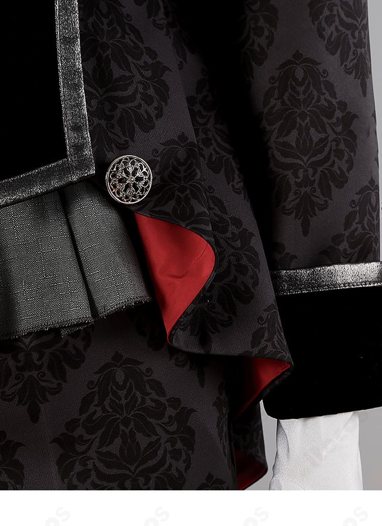 コート裾の装飾ディテール。縁取りブレードと刺繍の配置が確認できるクローズアップ