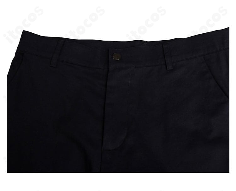 ズボンのディテール。腰回りのシルエットとセンタープレス風のラインを確認できる画像