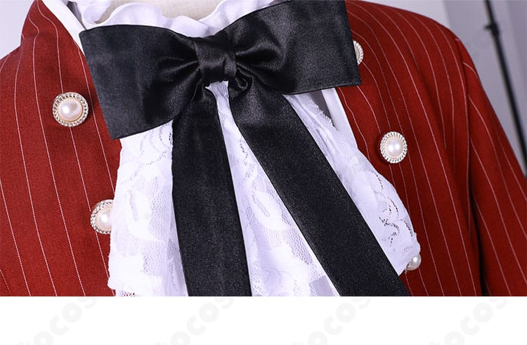 黒執事 シエル・ファントムハイヴ衣装の襟元刺繍ディテール。繊細なステッチで貴族風の気品を再現。