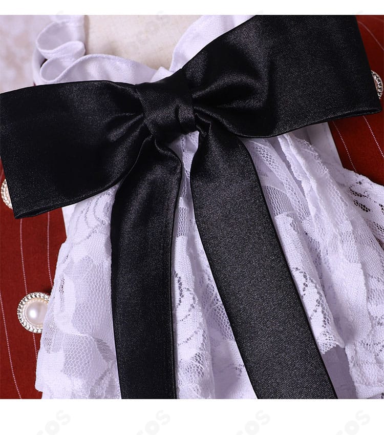 シエル・ファントムハイヴ衣装の領結装飾アップ。立体的なリボン構成と金属調パーツで格式を表現。