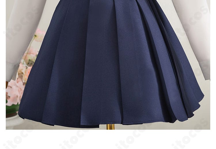 しぐれうい ロリうい コスプレ衣装のスカート裾ディテール。ふんわりフレアと縁取りの見え方を捉えた写真