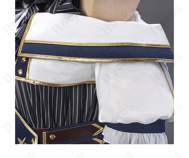 外套の肩・袖装飾ディテール。エッジの処理と装飾テープの仕上げを確認できる写真。