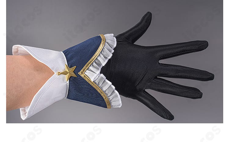 手袋のディテール。装飾の配置と素材感が分かるアップショット。