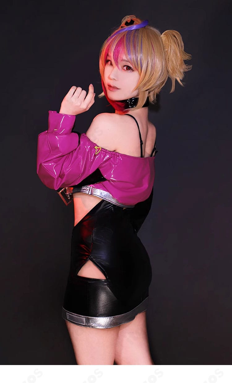 無期迷途 ニノのコスプレ衣装・サイドビュー。袖口や裾の切り替えなど細部の構造をチェック可能。