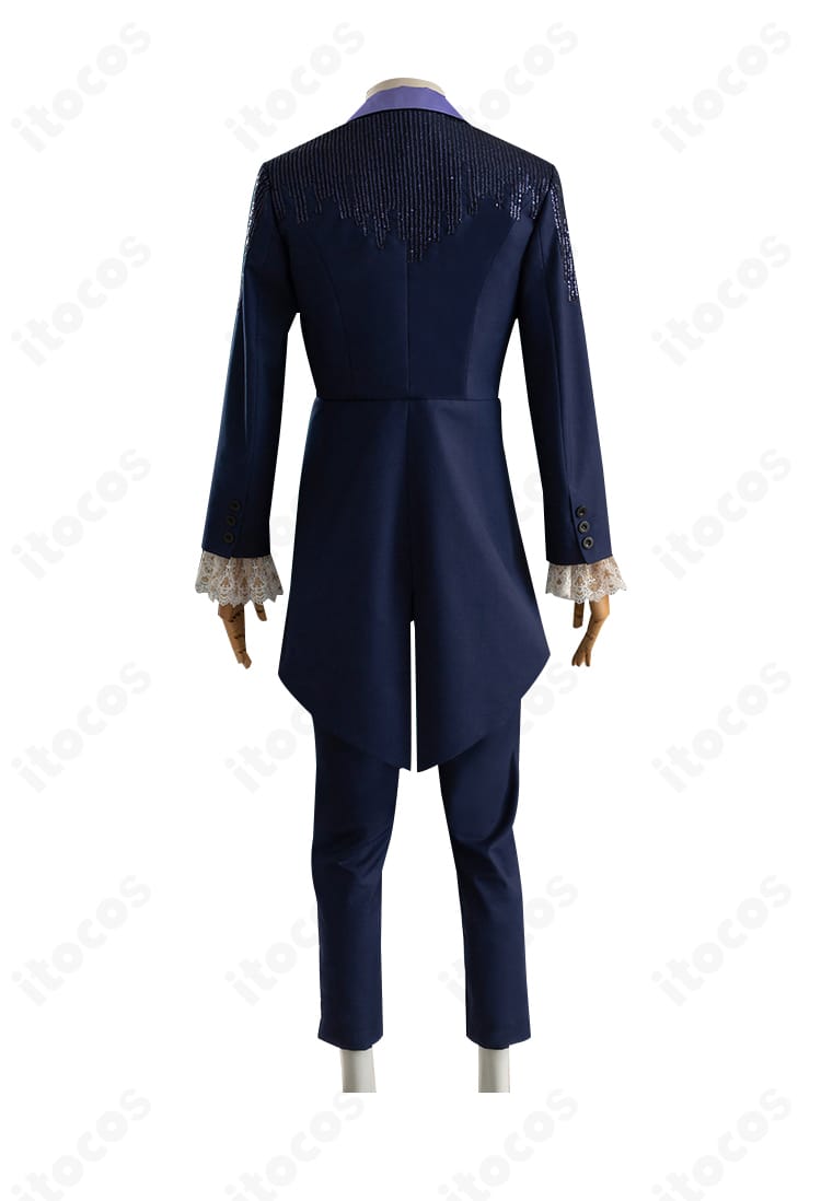 恋と深空 ホムラ コスプレ衣装 背面。背中のディテールと飾りチェーンの配置が確認できる画像。