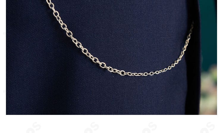 恋と深空 ホムラ コスプレ衣装 パンツの装飾。ウエスト周りのアクセサリー配置と縫製。