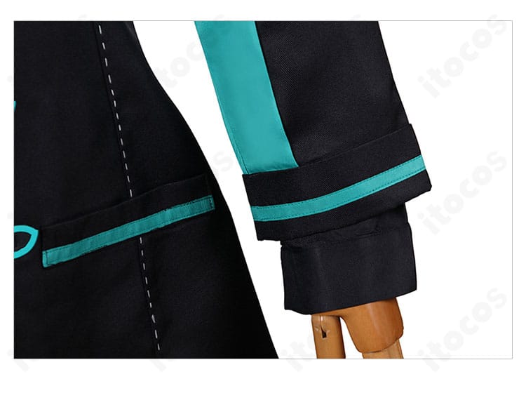 イシュメール「盲目」衣装の袖装飾アップ。カフ周りの縫製と装飾パーツの質感を確認。