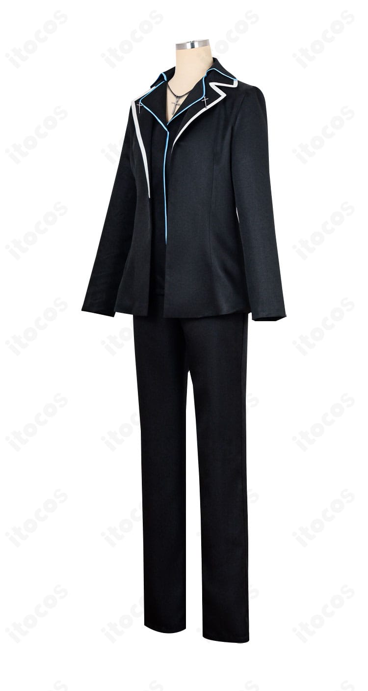 月詠イクト 制服コスプレ衣装の側面。ロングコートのラインとボトムのシルエット、縫製ディテールを確認できる画像。