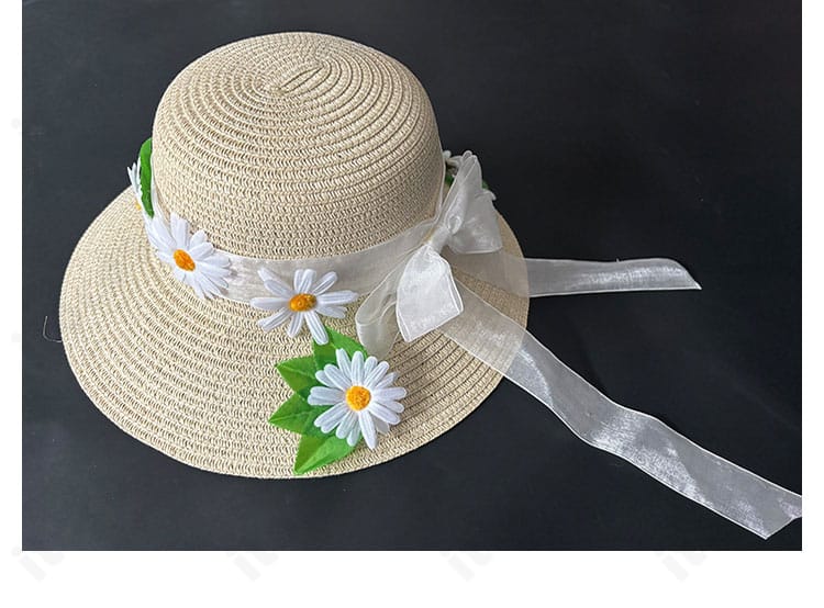付属の帽子ディテール。形状とリボン装飾で初晴の雰囲気を再現