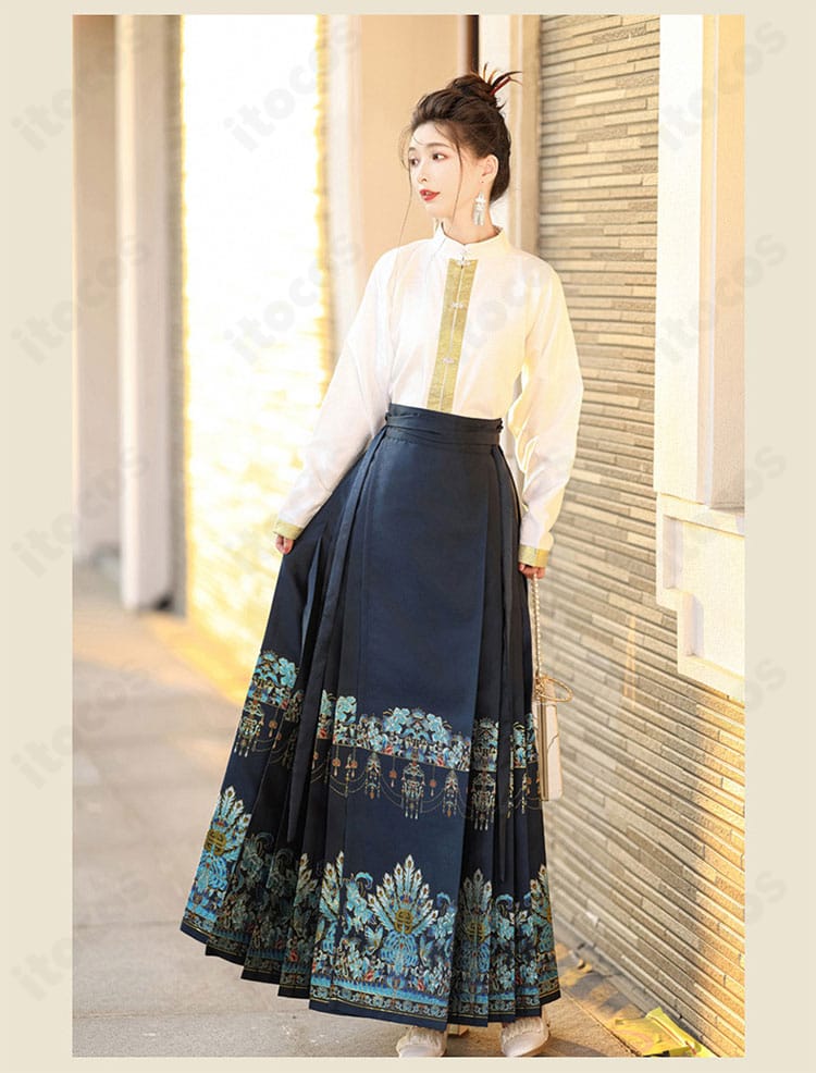 馬面裙の左側の微細ディテール。縫製ラインと刺繍の質感をクローズアップ