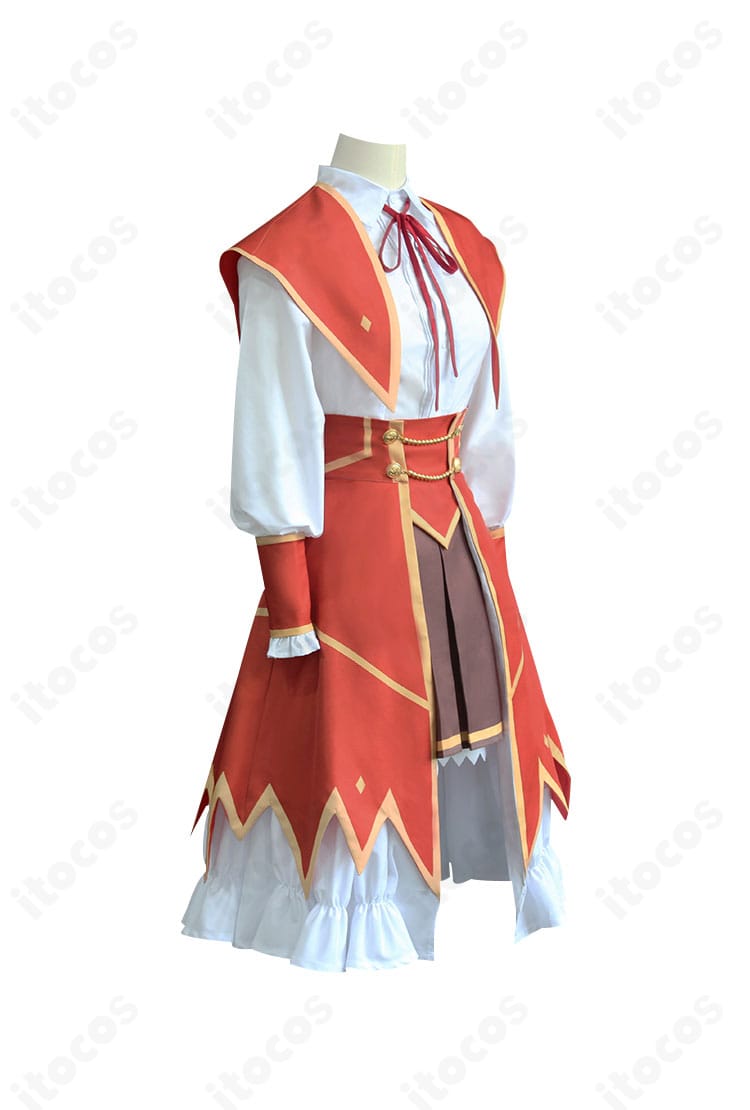 ユミエラ・ドルクネス コスプレの側面。シャツのラインとスカートのプリーツがはっきり見えるディテールカット。