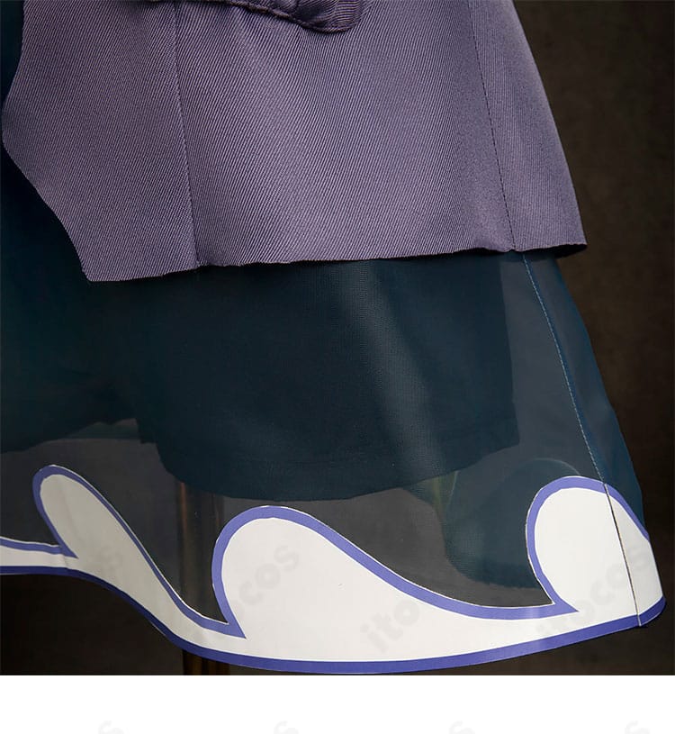 スカート裾のカットと装飾の詳細（ゴシックなライン）