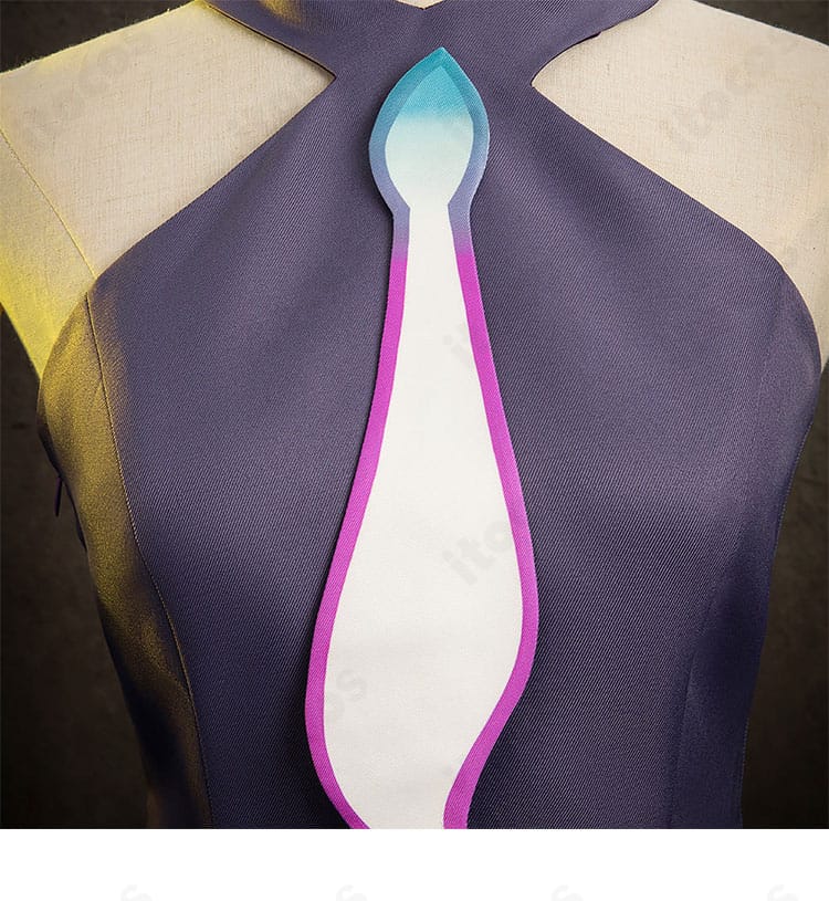 胸元装飾のディテール（ムウマージ由来の意匠）