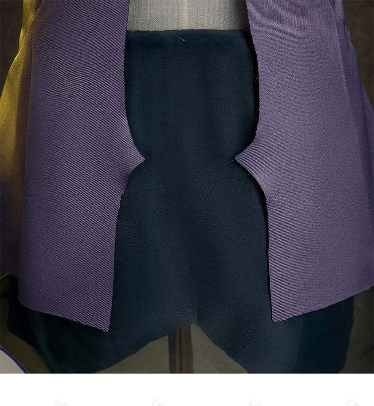 背面裾部分の造形・ドレープの詳細