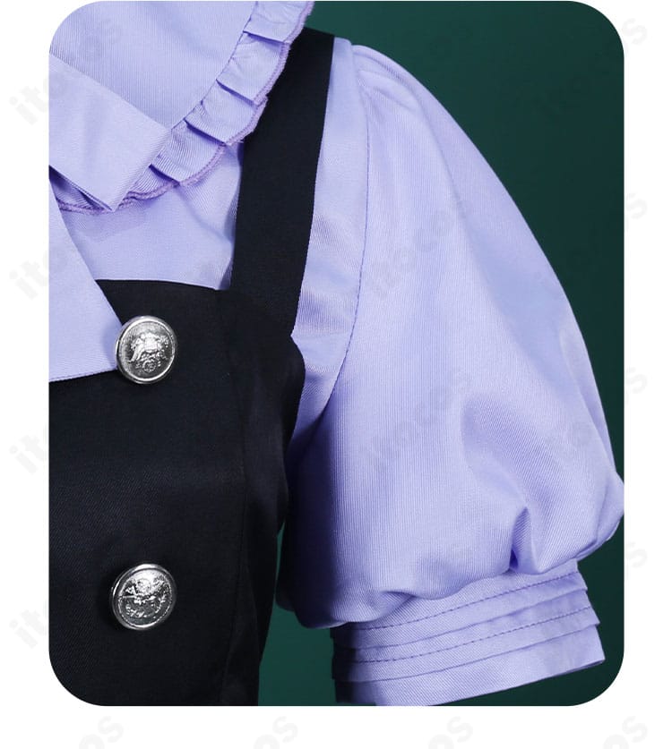 小鳥遊六花 ゴシック服コスプレの肩・袖ディテール。豪華な装飾でキャラクターらしさを演出。