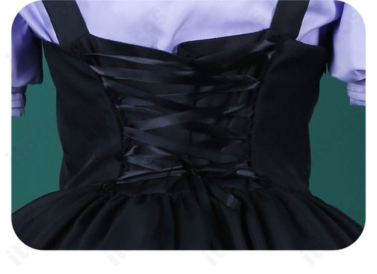 小鳥遊六花 ゴシック服コスプレのウエスト装飾。腰蝶結びとサッシュ風ディテールでシルエットを強調。