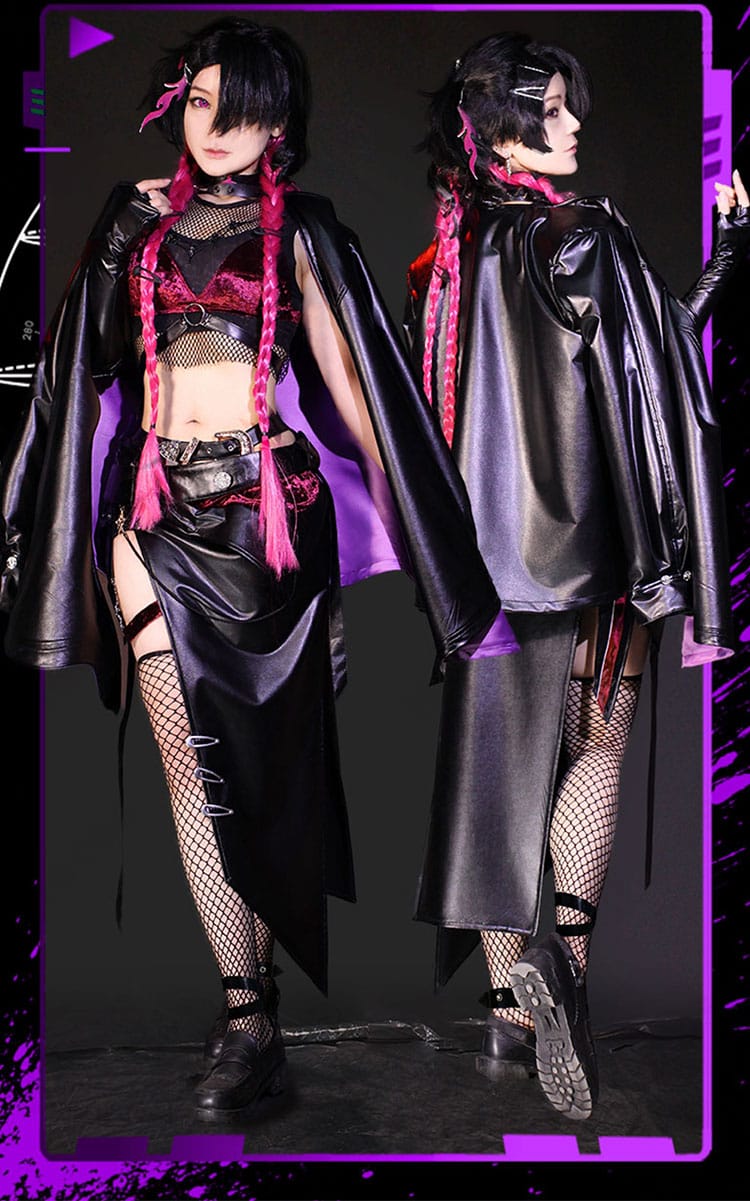 アザミコスチュームの前後アングル比較。コートのライン、インナーのフィット感、背面までの仕上げがわかる画像