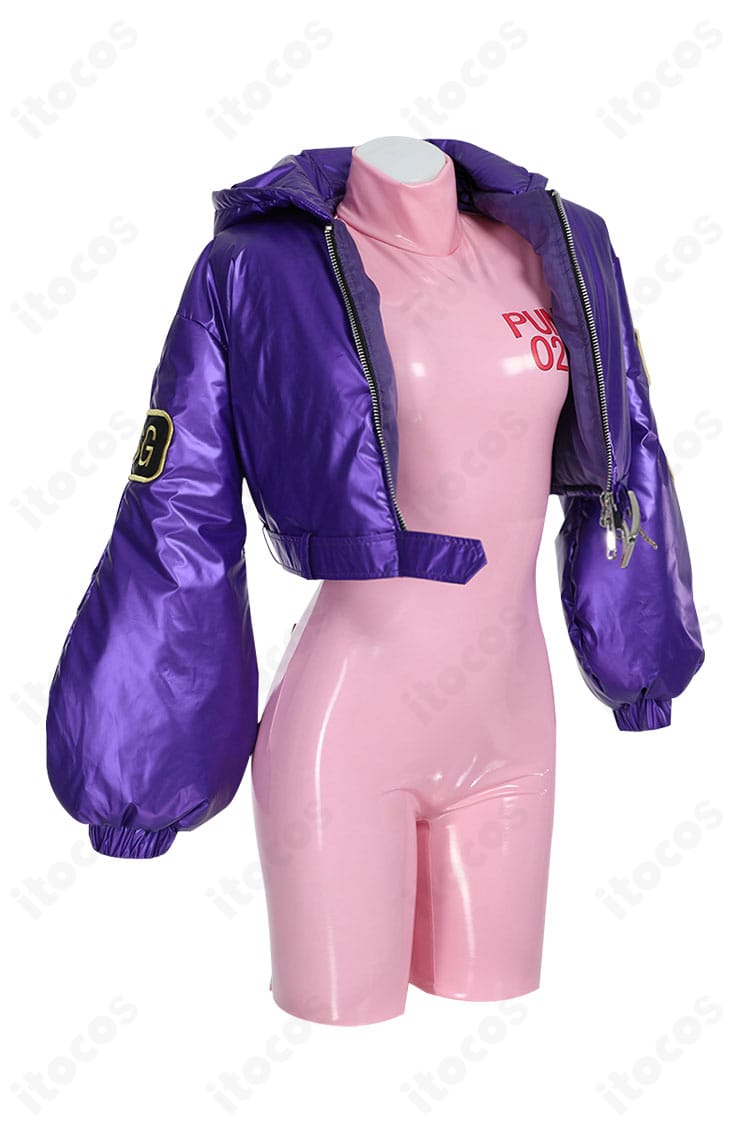 ONE PIECE リリス（Punk-02）コスプレ衣装の側面。コートのラインとレッグカバーのフィット感を強調。