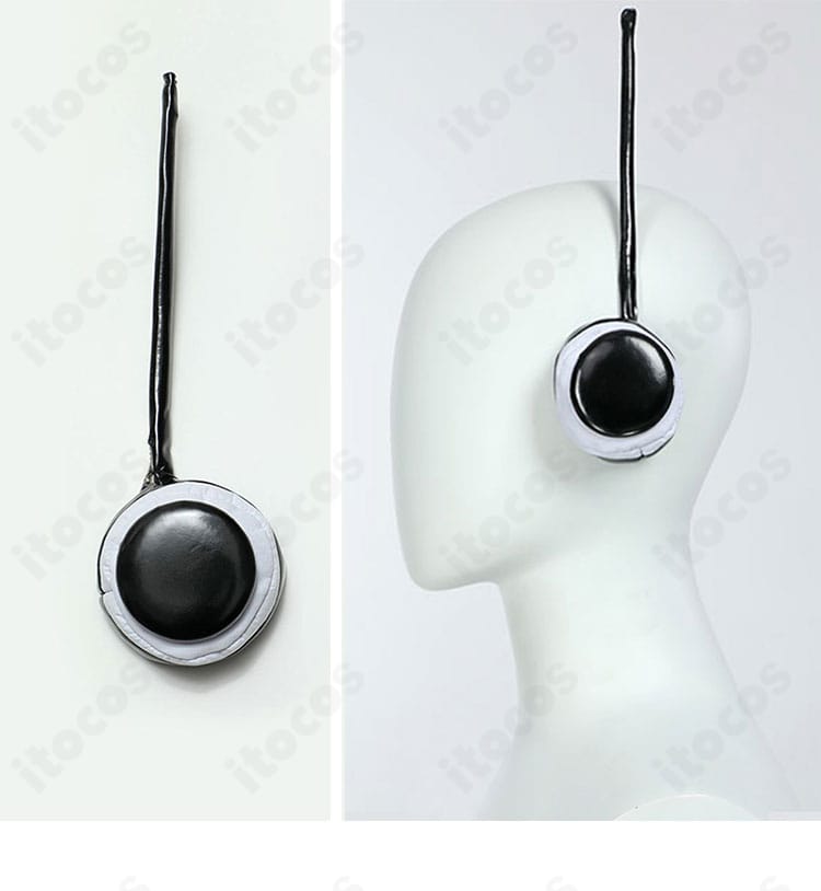 耳飾りのディテール。形状と質感、装着パーツの構造を示す近接カット。