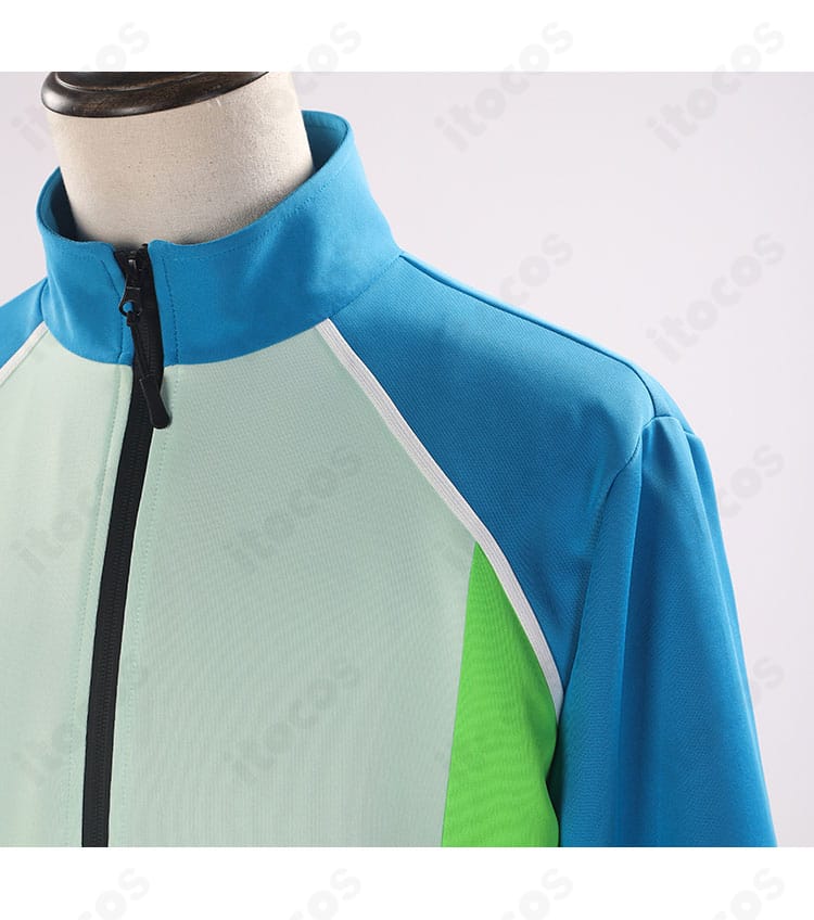 ツルネ コスプレ用コートの肩・袖ディテール。きれいな縫製と切り替え線の整いを強調したクローズアップ画像