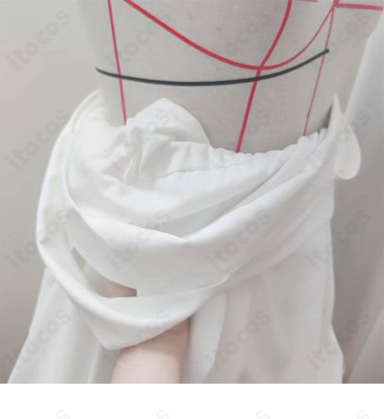 フリーレン コスプレ袖ディテール。エルフの魔法使いらしい袖口のデザインを強調した近接写真。