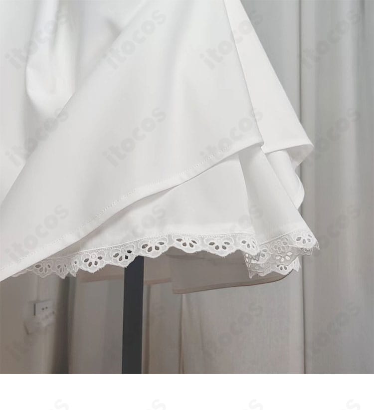 フリーレン ワンピース裾装飾のアップ。華やかな縁取りと装飾バランスが分かるディテールショット。