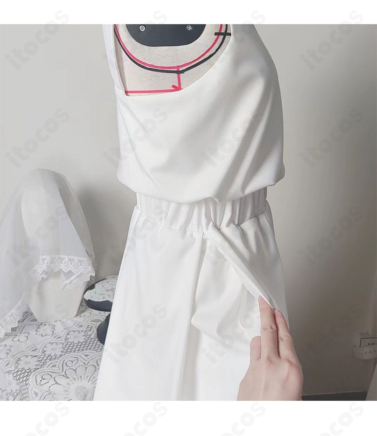 フリーレン ワンピースのスカート部分ディテール。刺繍風装飾と生地の質感が伝わるクローズアップ。