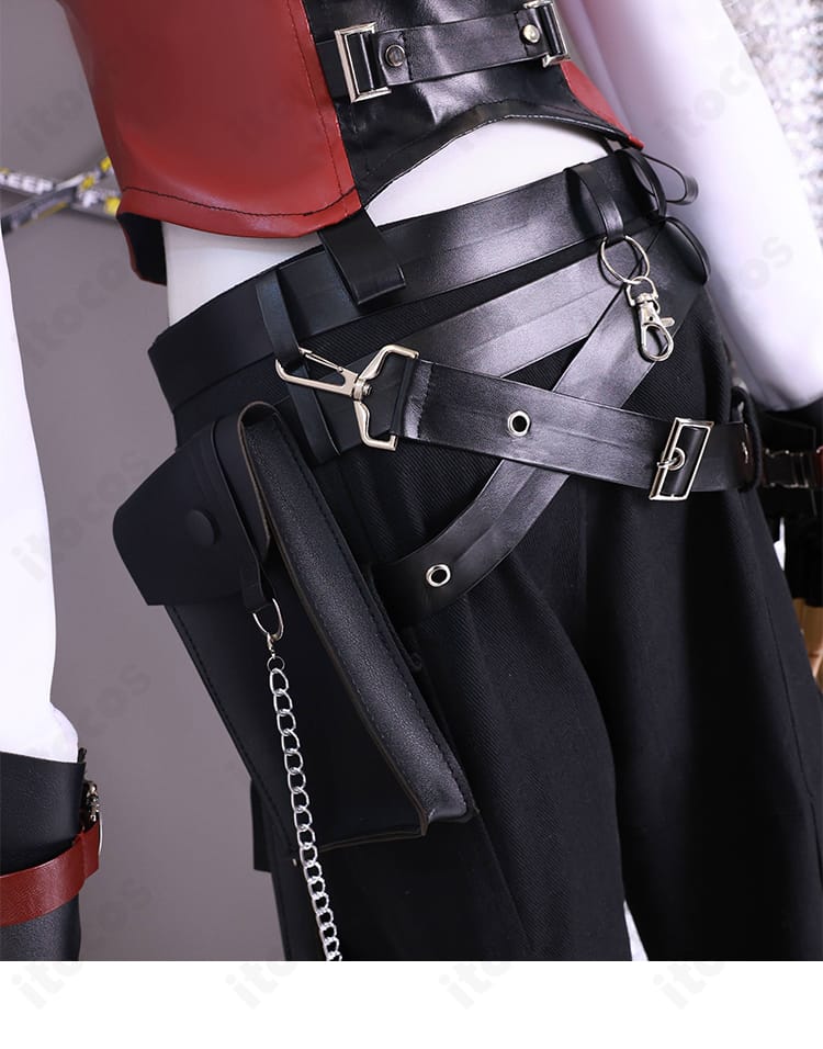 恋と深空 主人公戦闘服の腰部とボトム装飾。ベルト周りの意匠と立体感が分かるクローズアップ