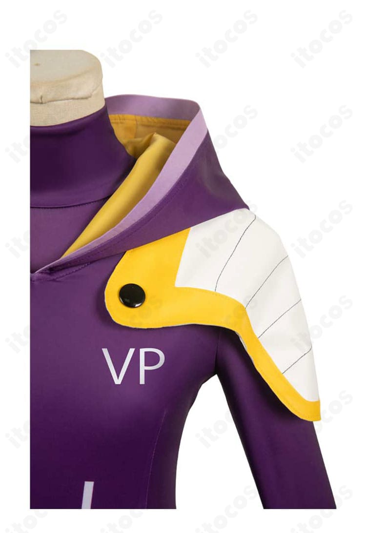 ジュエリー・ボニー衣装の肩袖装飾アップ。立体感のあるパーツと縫製の仕上がりが分かるディテール。