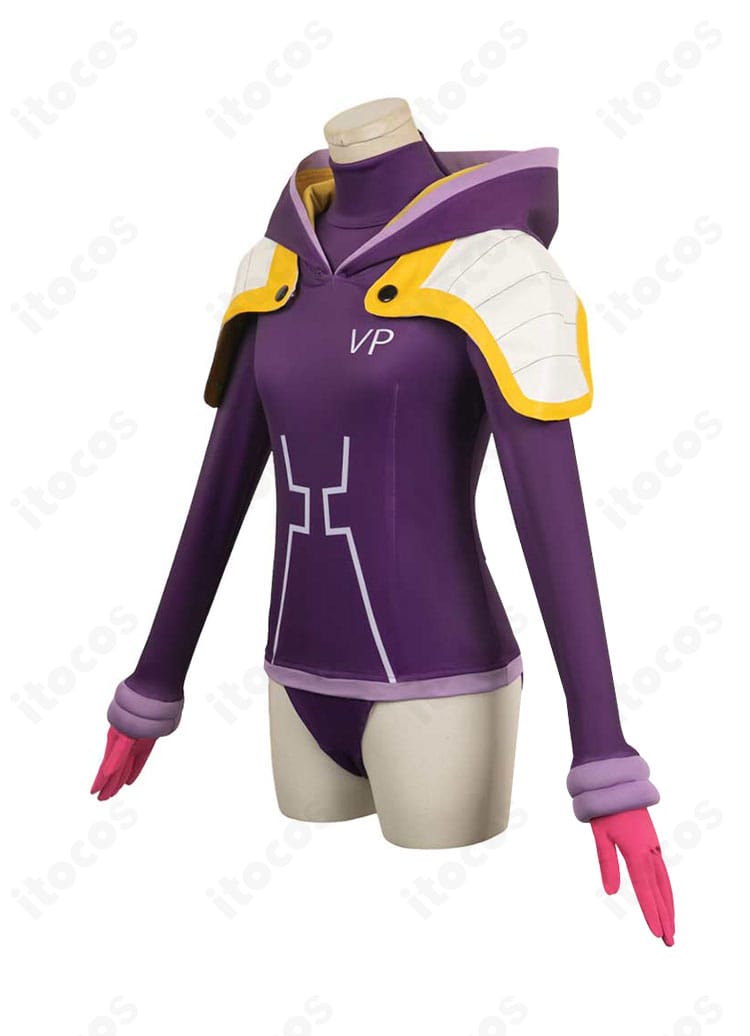 ONE PIECE ジュエリー・ボニー エッグヘッド編コスプレ衣装の側面。肩飾りと流れるシルエットを確認できます。