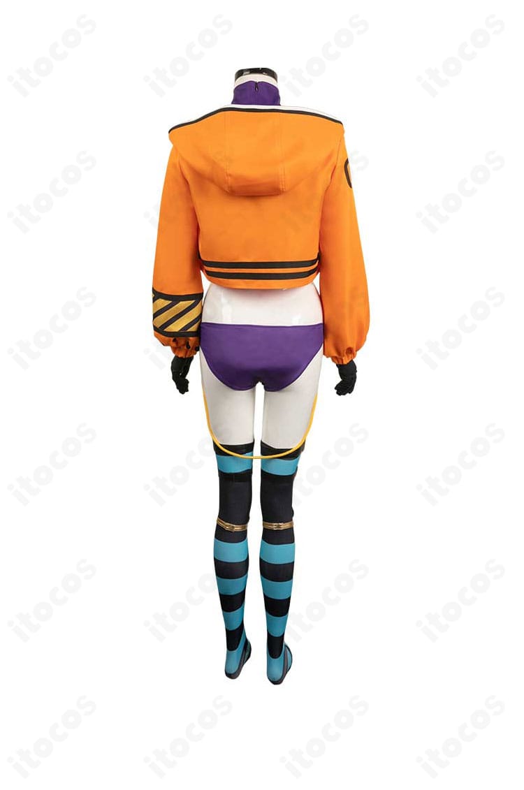 ONE PIECE ヨーク（PUNK-06 欲）コスプレ衣装の背面図。背中のシルエットとコート丈のバランスを忠実に再現。