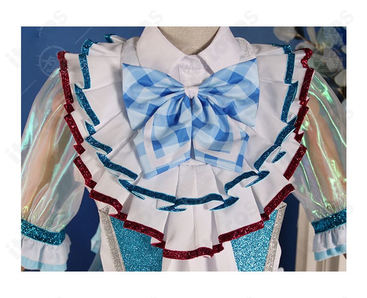 真中らぁら 1周年記念コスプレ衣装の上衣正面ディテール。胸元の装飾や縫製の仕上がりが見えるクローズアップ。