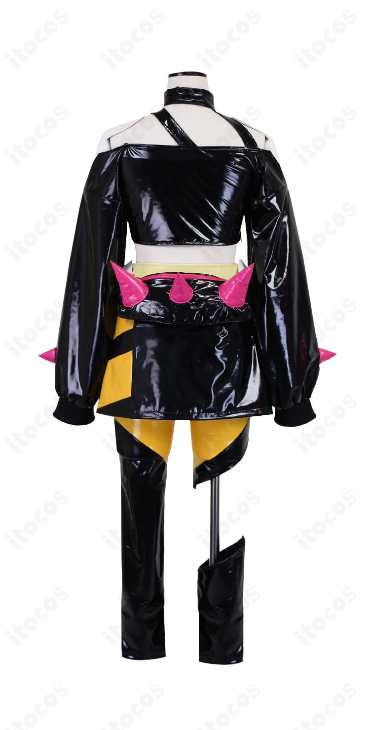 ポケットモンスター サンゴのコスプレ衣装 背面全体。背中から裾までの装飾構成が特徴的。